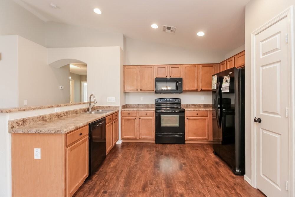 3854 W Carlos Ln - Photo 6 of 15