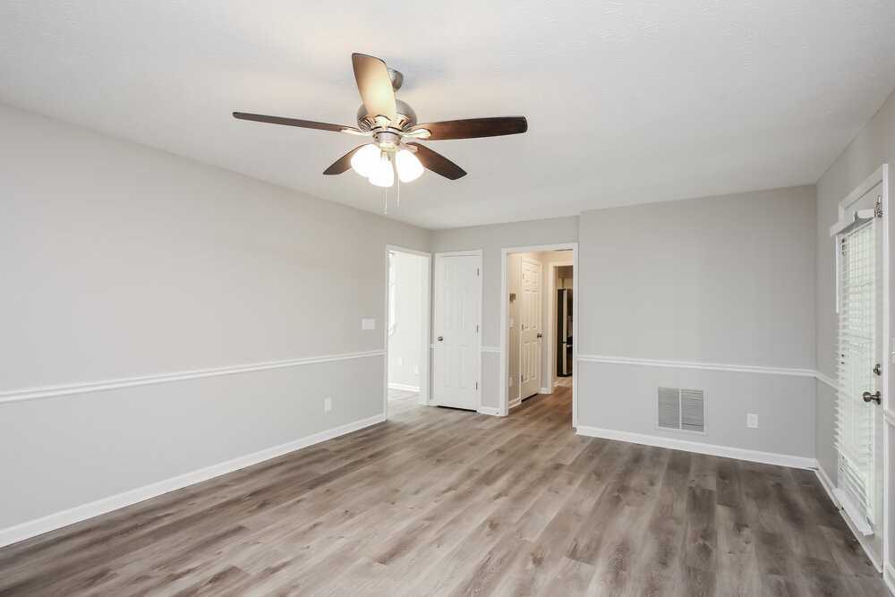 1448 Christiana Dr - Photo 5 of 17