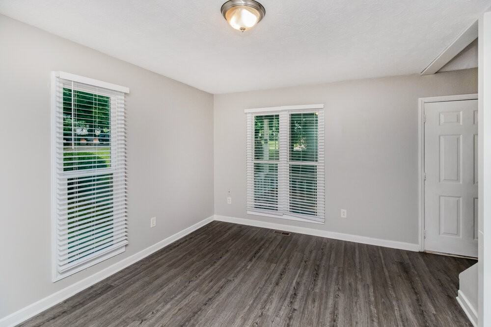 3801 Davis Ln - Photo 4 of 17