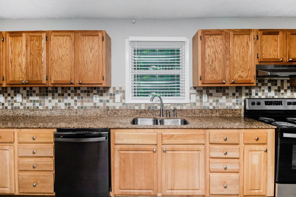 3801 Davis Ln - Photo 6 of 17