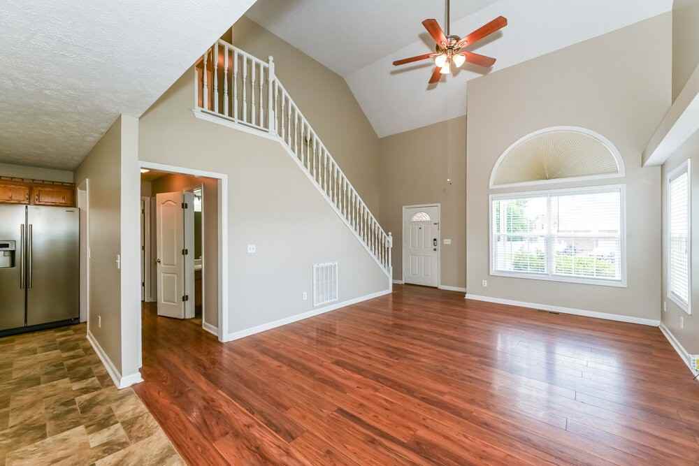1422 Huddersfield Dr - Photo 4 of 17