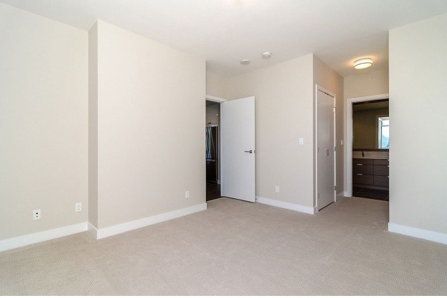 2077 Rosser Ave - Photo 4 of 29