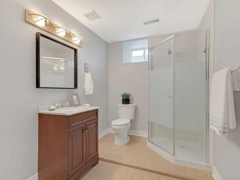 1885 Fairport Rd - Photo 5 of 6