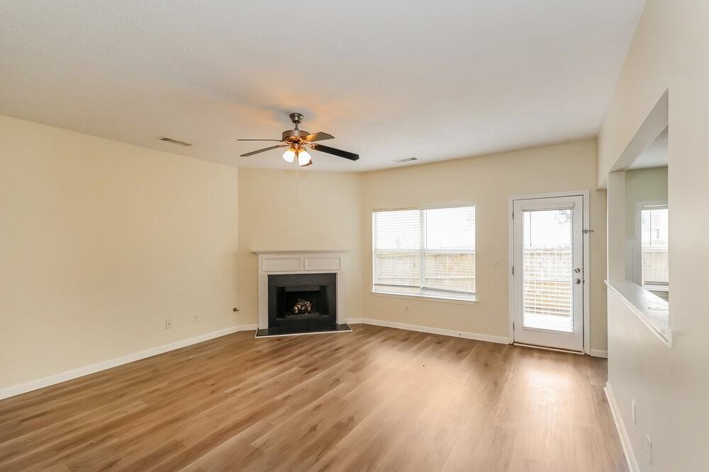182 Seabreeze Ct - Photo 6 of 17
