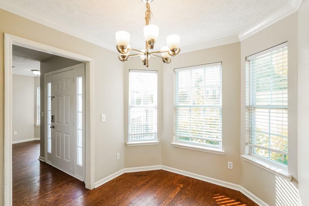 1428 Sprucedale Dr - Photo 5 of 15