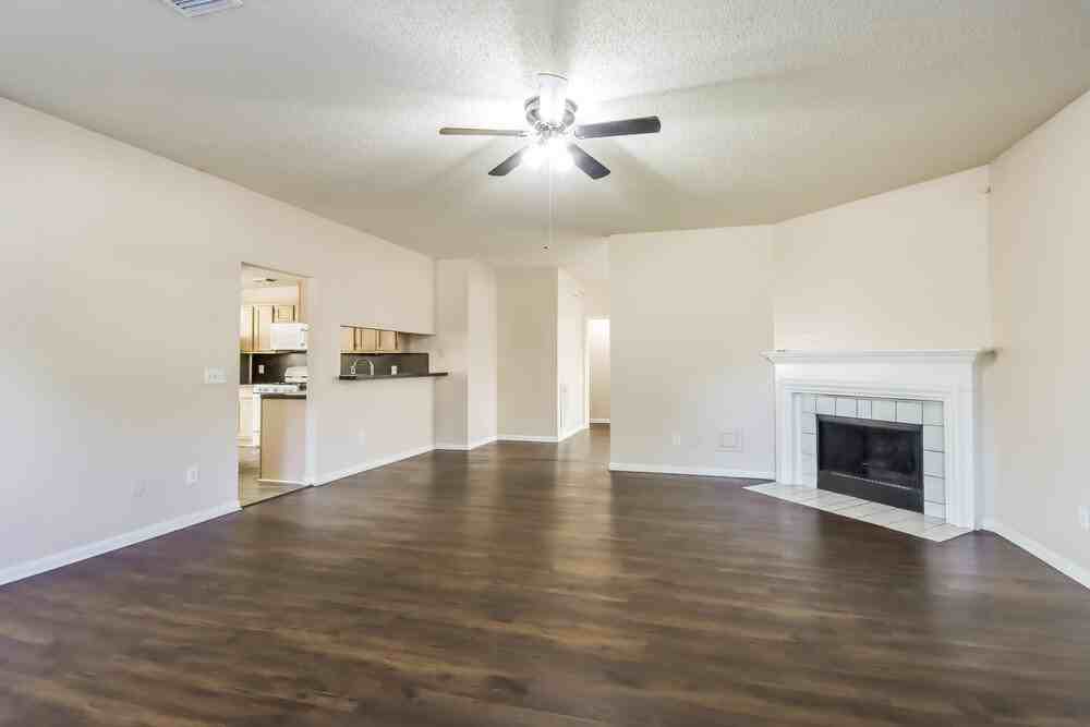 7131 Maple Walk Dr - Photo 5 of 16
