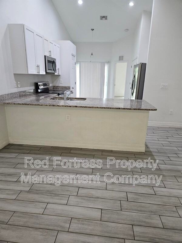 167 Meadow Rd - Photo 2 of 10