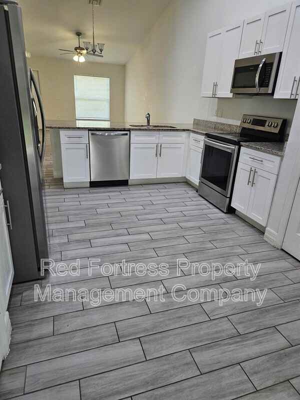 167 Meadow Rd - Photo 3 of 10