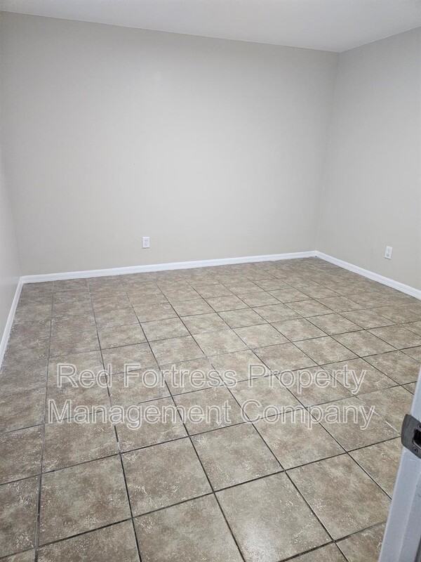 4512 Leonard Blvd S - Photo 7 of 8