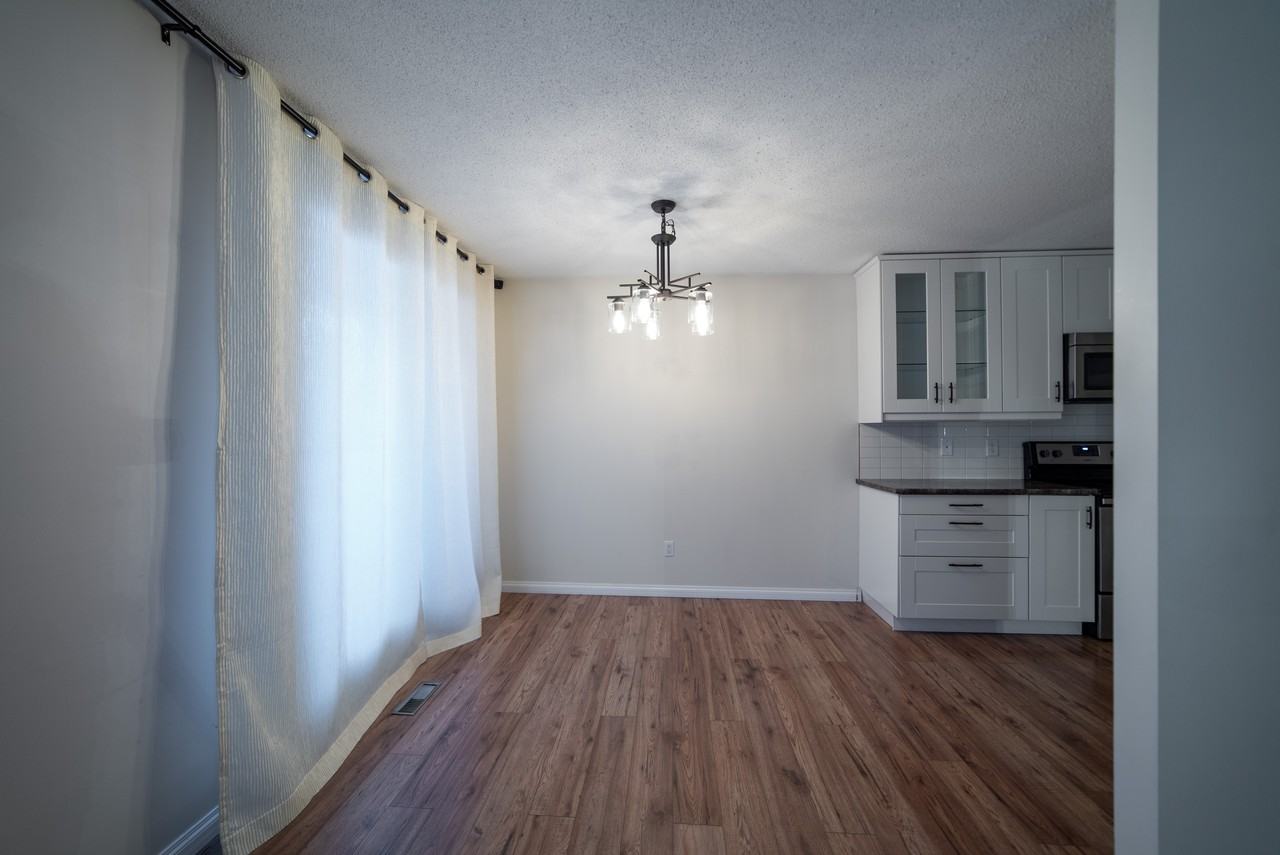 8712 76 Avenue - Photo 4 of 16