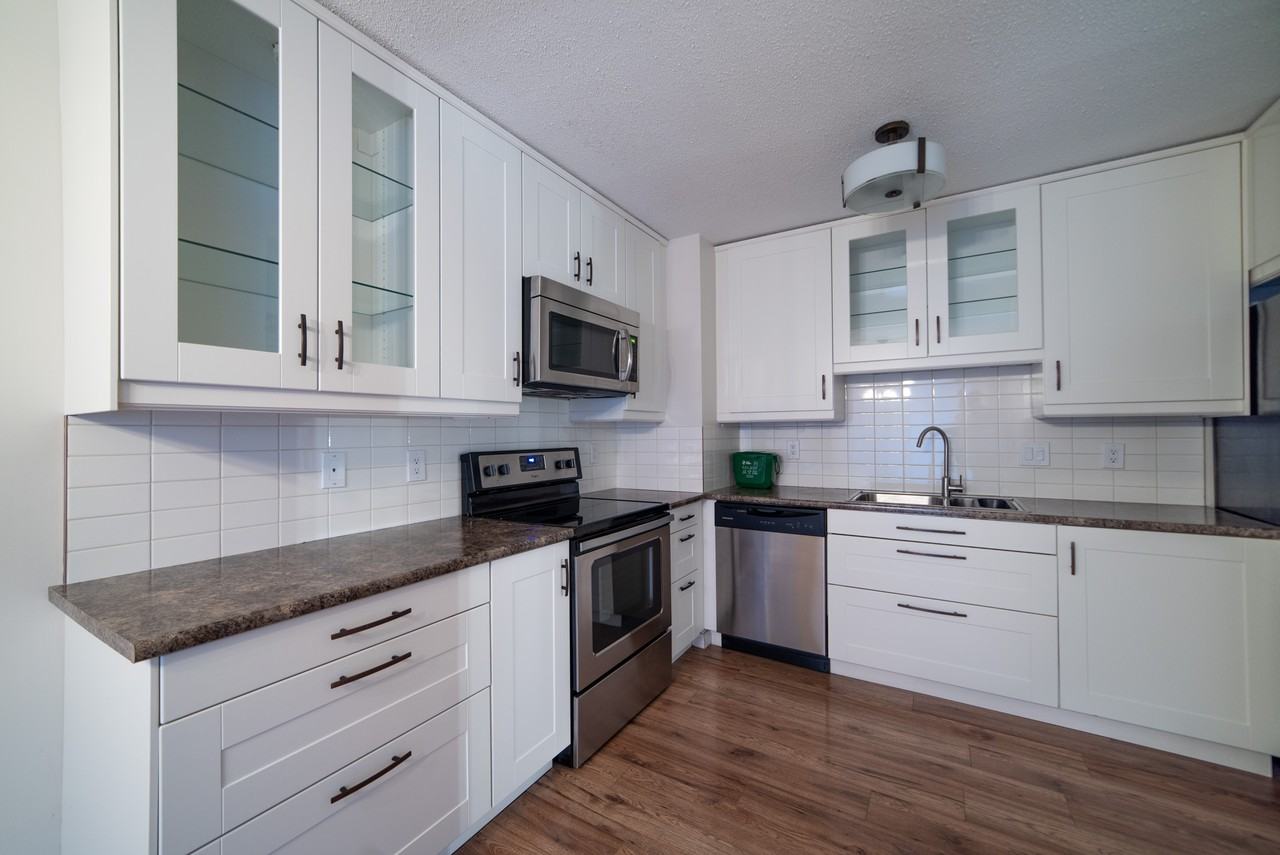 8712 76 Avenue - Photo 6 of 16