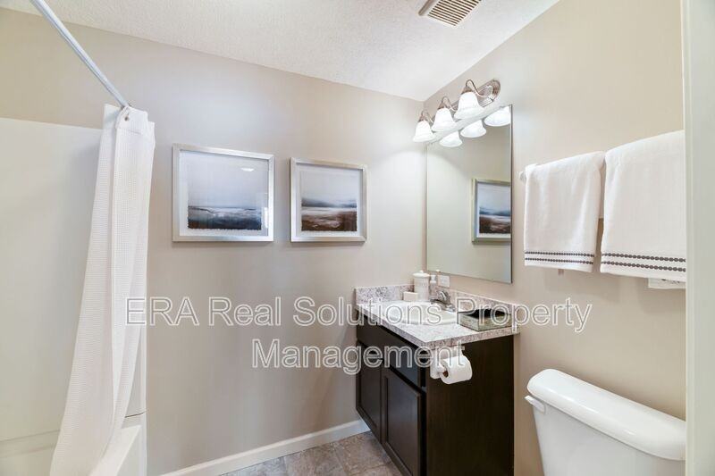 1627 Gilmore Park Ave - Photo 3 of 14
