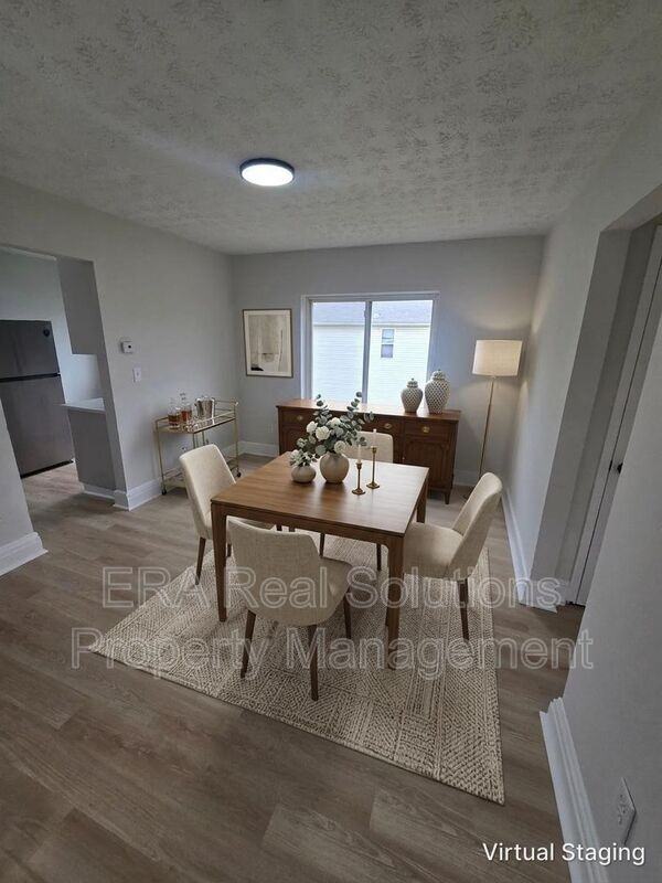 1120 Cole St - Photo 2 of 12