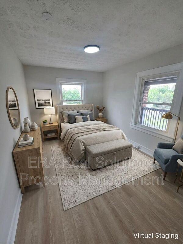 1120 Cole St - Photo 3 of 12