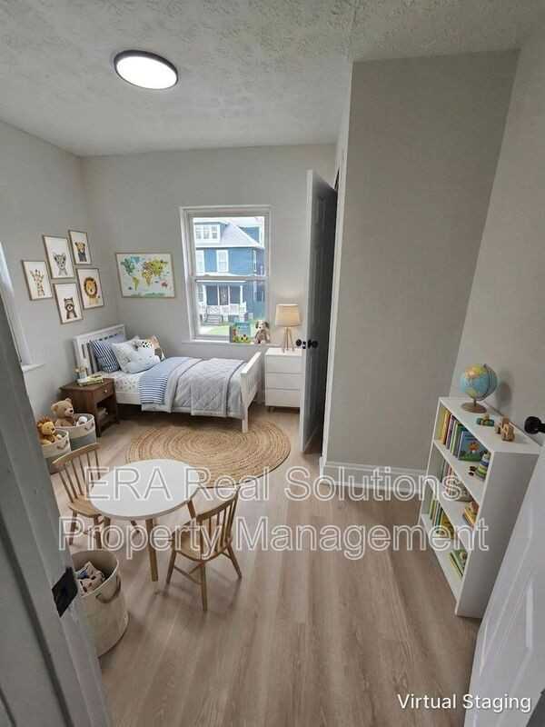 1120 Cole St - Photo 5 of 12