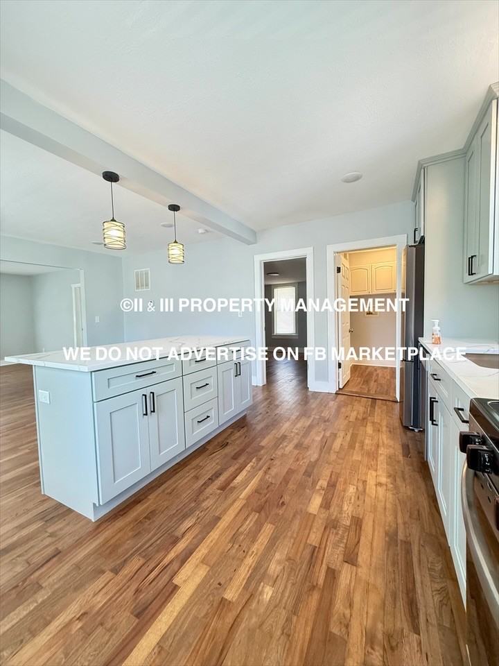 138 W Warren St #1 - Photo 6 of 16