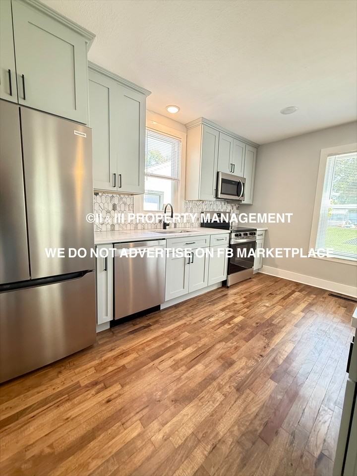 138 W Warren St #1 - Photo 7 of 16