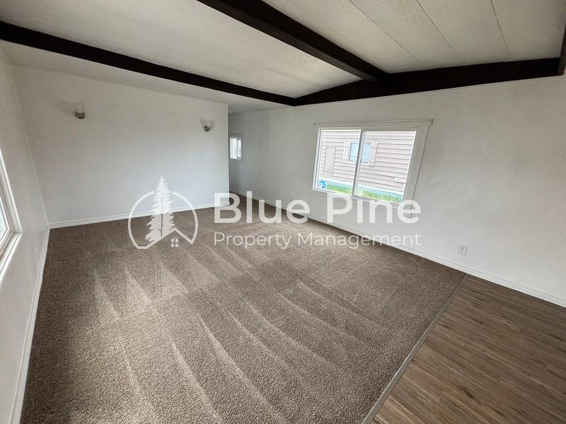 540 U.S. - Photo 5 of 12