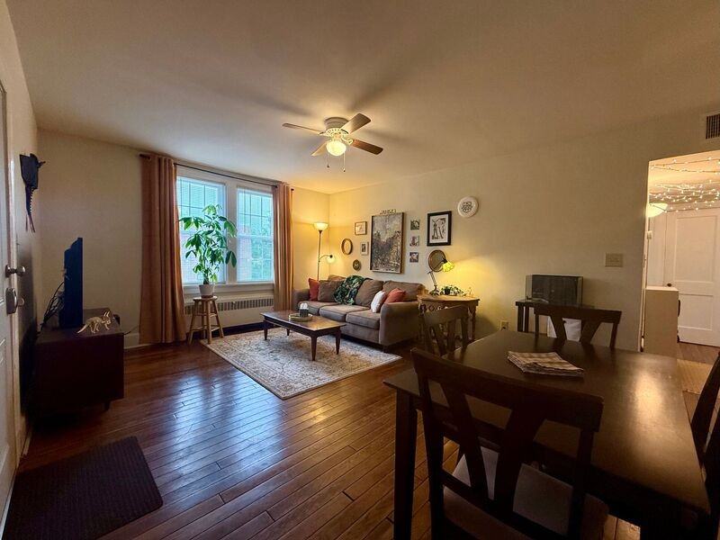 1320 Kenmore Ave - Photo 3 of 12