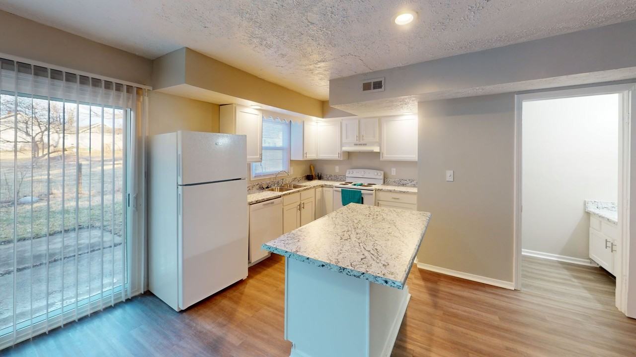 Canterbury Townhomes - Photo 7 of 48