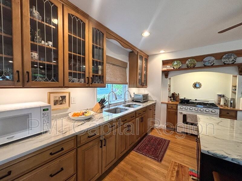 9608 Page Ave - Photo 7 of 36