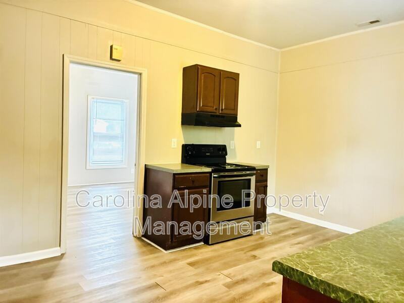 408 Leland St - Photo 5 of 20