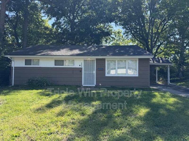 5570 Winchelsea Dr - Photo 2 of 31
