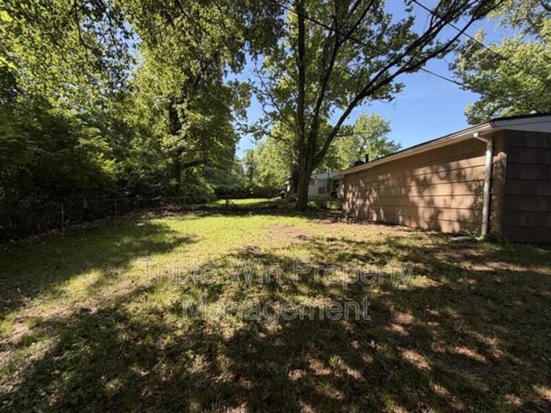 5570 Winchelsea Dr - Photo 6 of 31