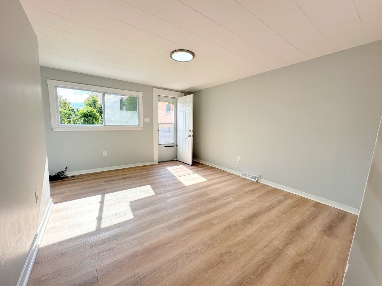 209 Mary St #209 - Photo 3 of 31