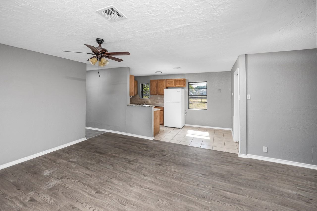 816 Nw 33rd St #1 - Photo 5 of 27
