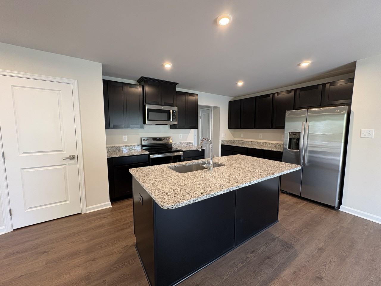 170 Grove Hill Ter #1 - Photo 5 of 27