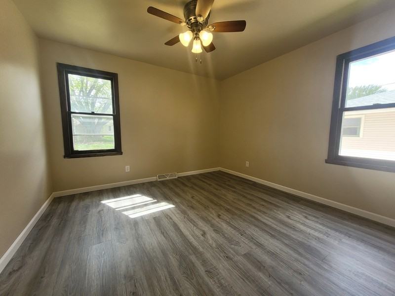 2519 S Telulah Ave - Photo 3 of 7