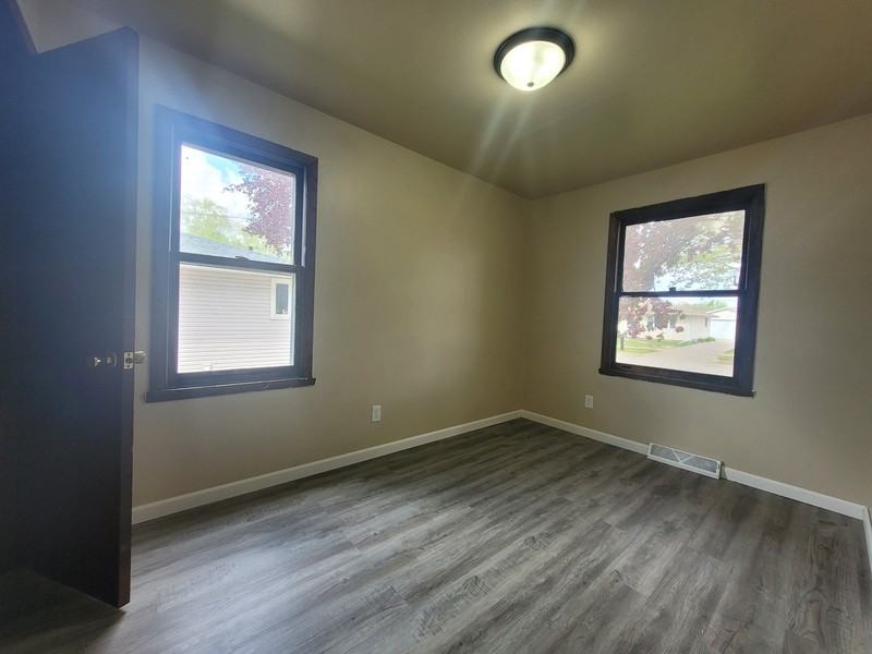 2519 S Telulah Ave - Photo 4 of 7