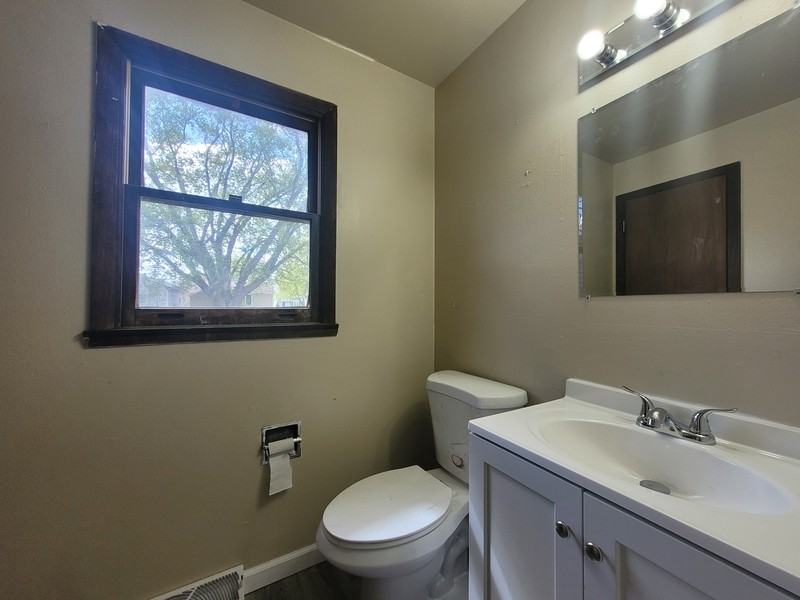 2519 S Telulah Ave - Photo 5 of 7