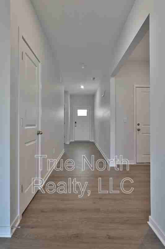 738 Maria Dr - Photo 5 of 37