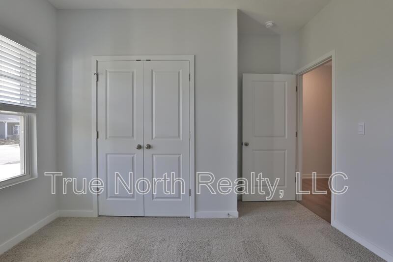 738 Maria Dr - Photo 7 of 37