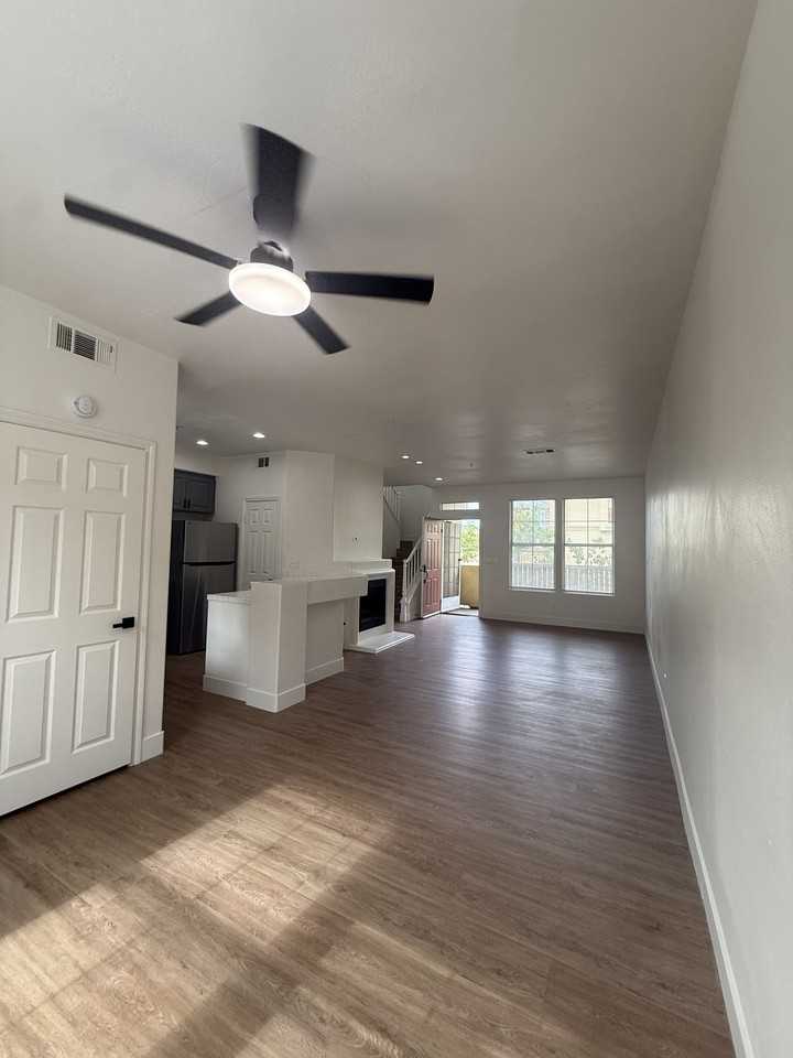 488 W Summerfield Cir #1 - Photo 3 of 10