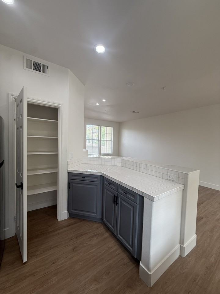 488 W Summerfield Cir #1 - Photo 5 of 10
