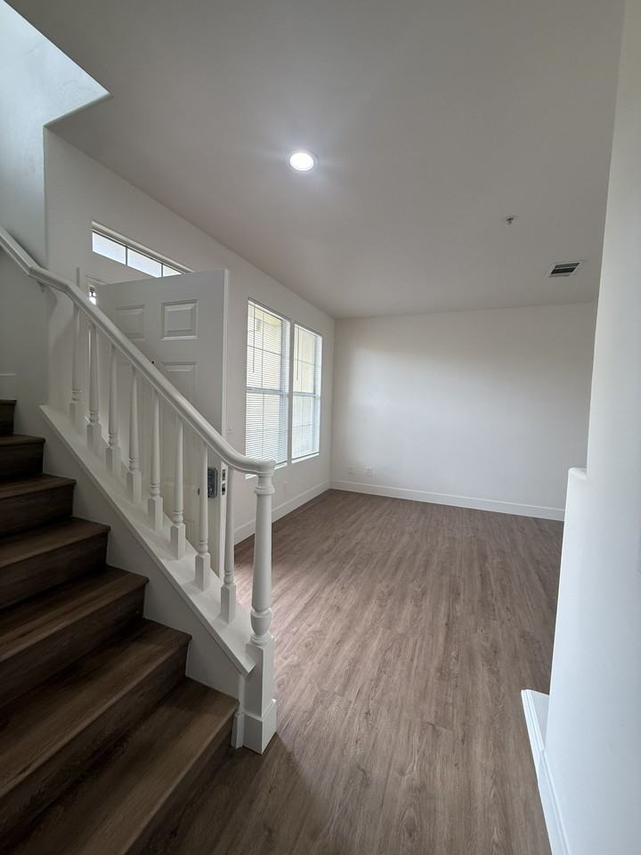 488 W Summerfield Cir #1 - Photo 6 of 10