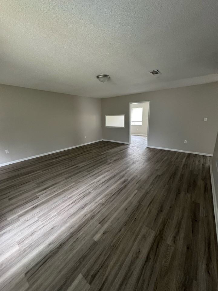 146 Cherokee Cir #1 - Photo 2 of 8