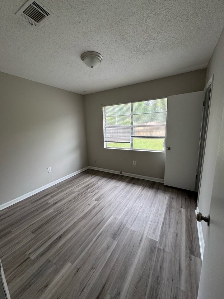 146 Cherokee Cir #1 - Photo 5 of 8