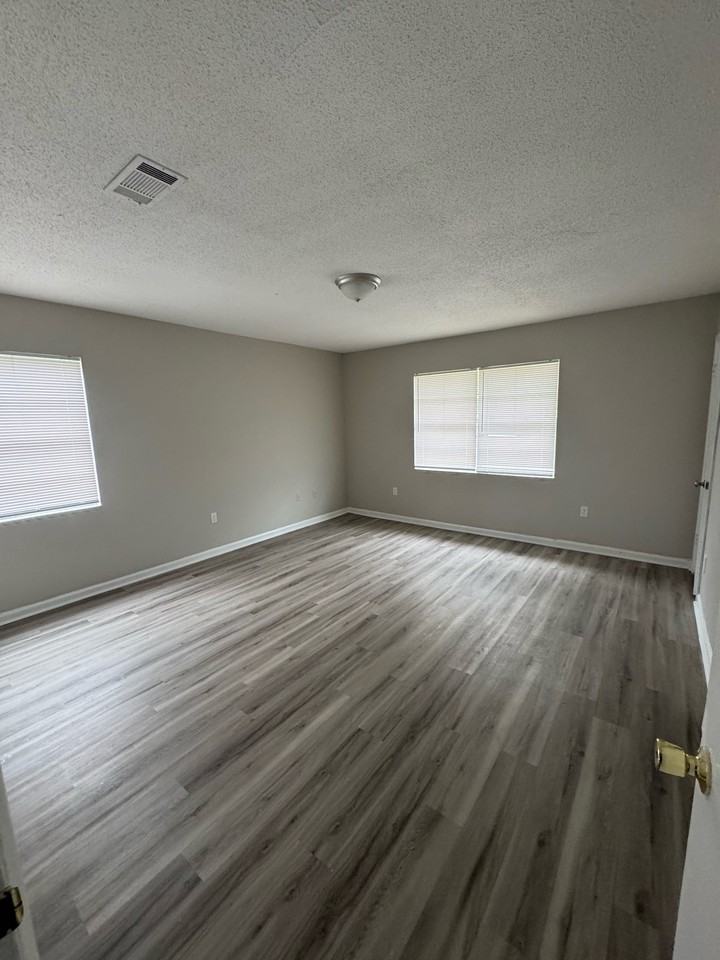 146 Cherokee Cir #1 - Photo 7 of 8