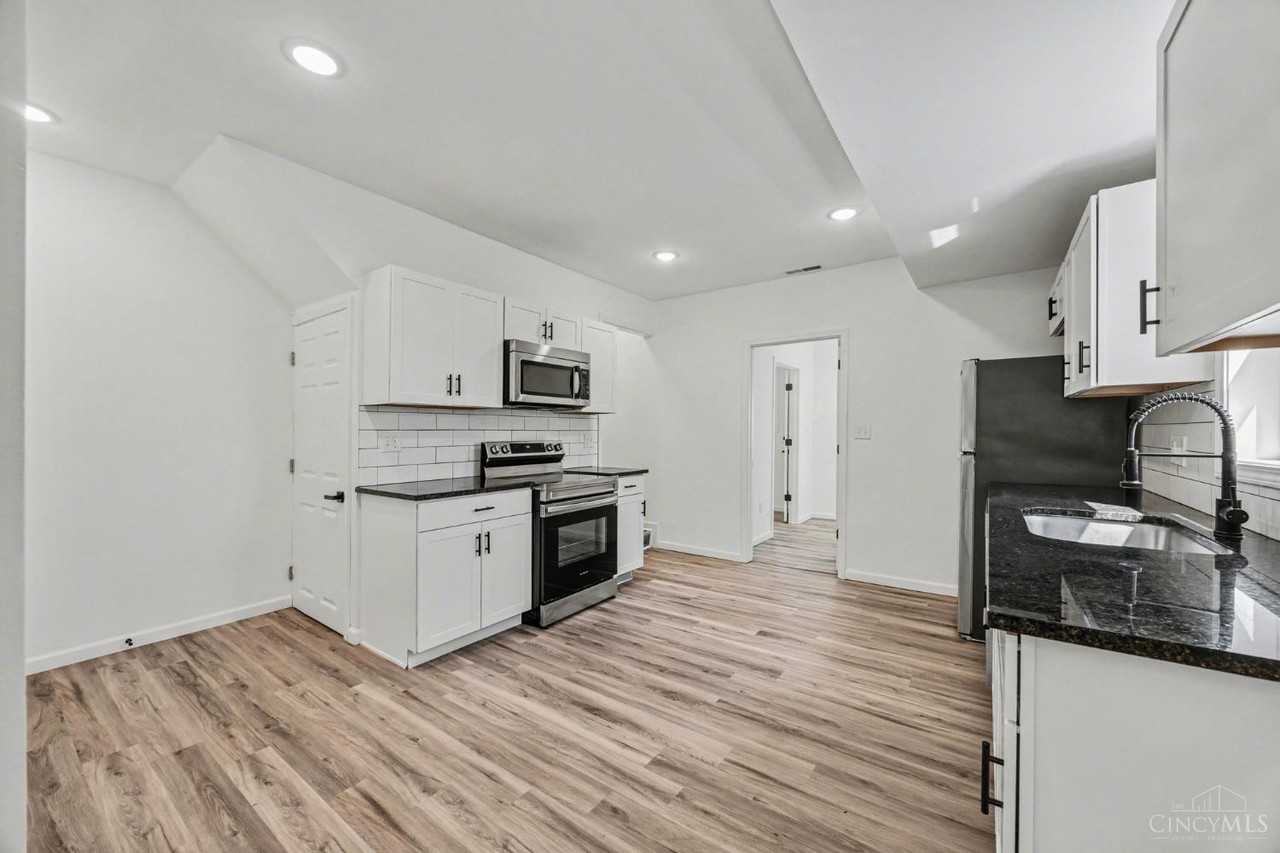 270 Wortman St #1 - Photo 5 of 8