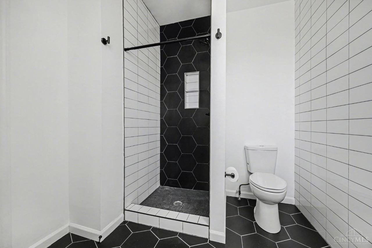 270 Wortman St #1 - Photo 7 of 8