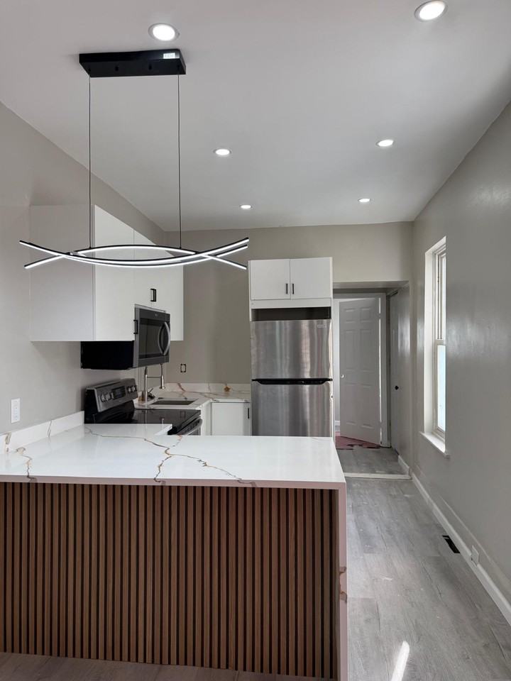 135 Peach St #1 - Photo 2 of 12