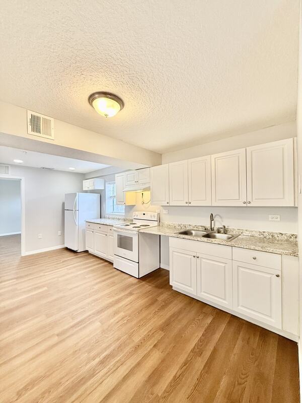 425 F St - Photo 4 of 44