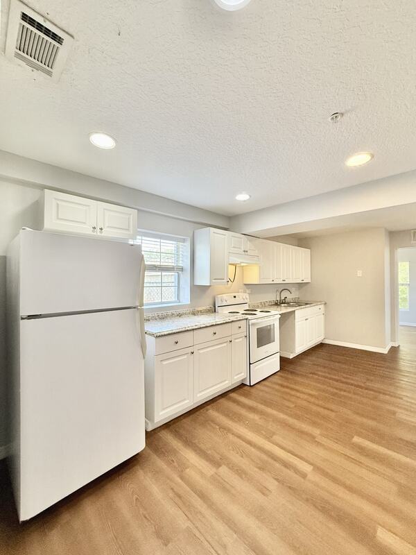 425 F St - Photo 6 of 44