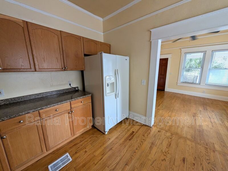 103 S Westland Ave #1 - Photo 5 of 15