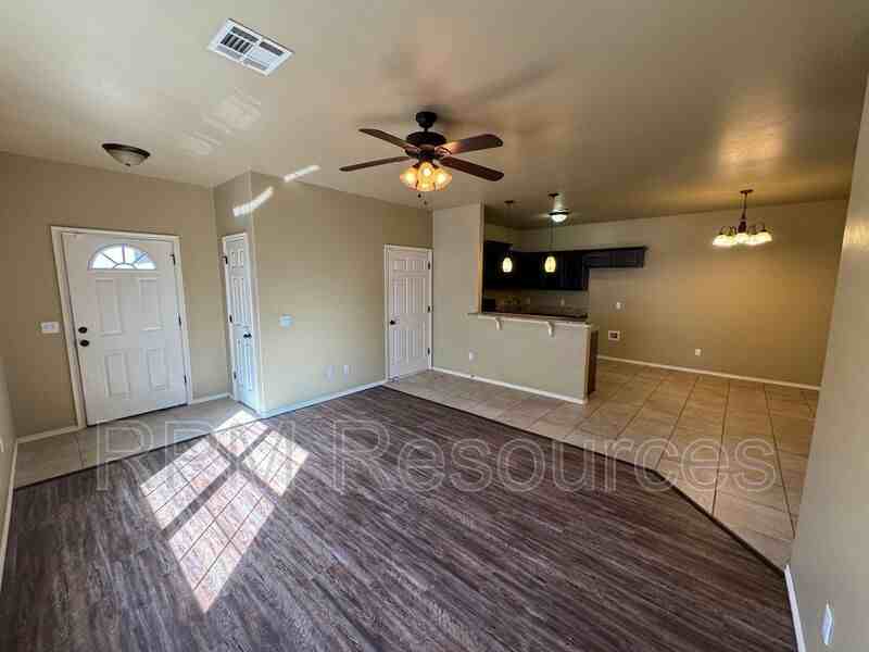 115 Bison Court Way - Photo 3 of 19