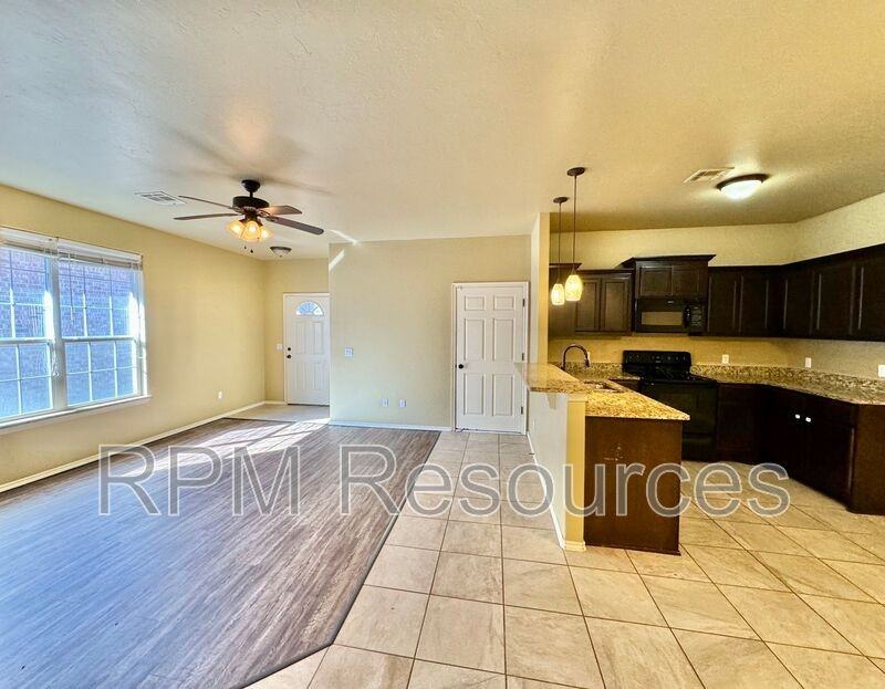 115 Bison Court Way - Photo 4 of 19
